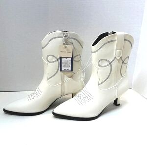 Women's Jenson Cowboy Boots, size 9.5, NWT